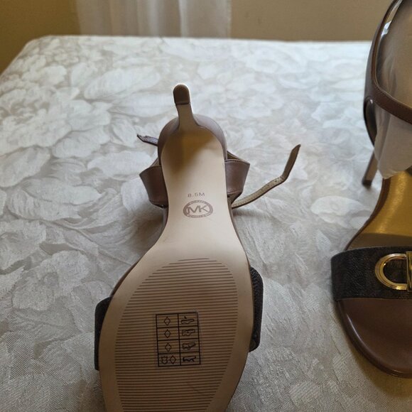Michael kors heels - Picture 2 of 2